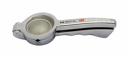 Horiba Pflanzenpresse Y049 Horiba Pflanzenpresse Y049 Frontansicht aus Metall, kompakte manuelle Saftpresse