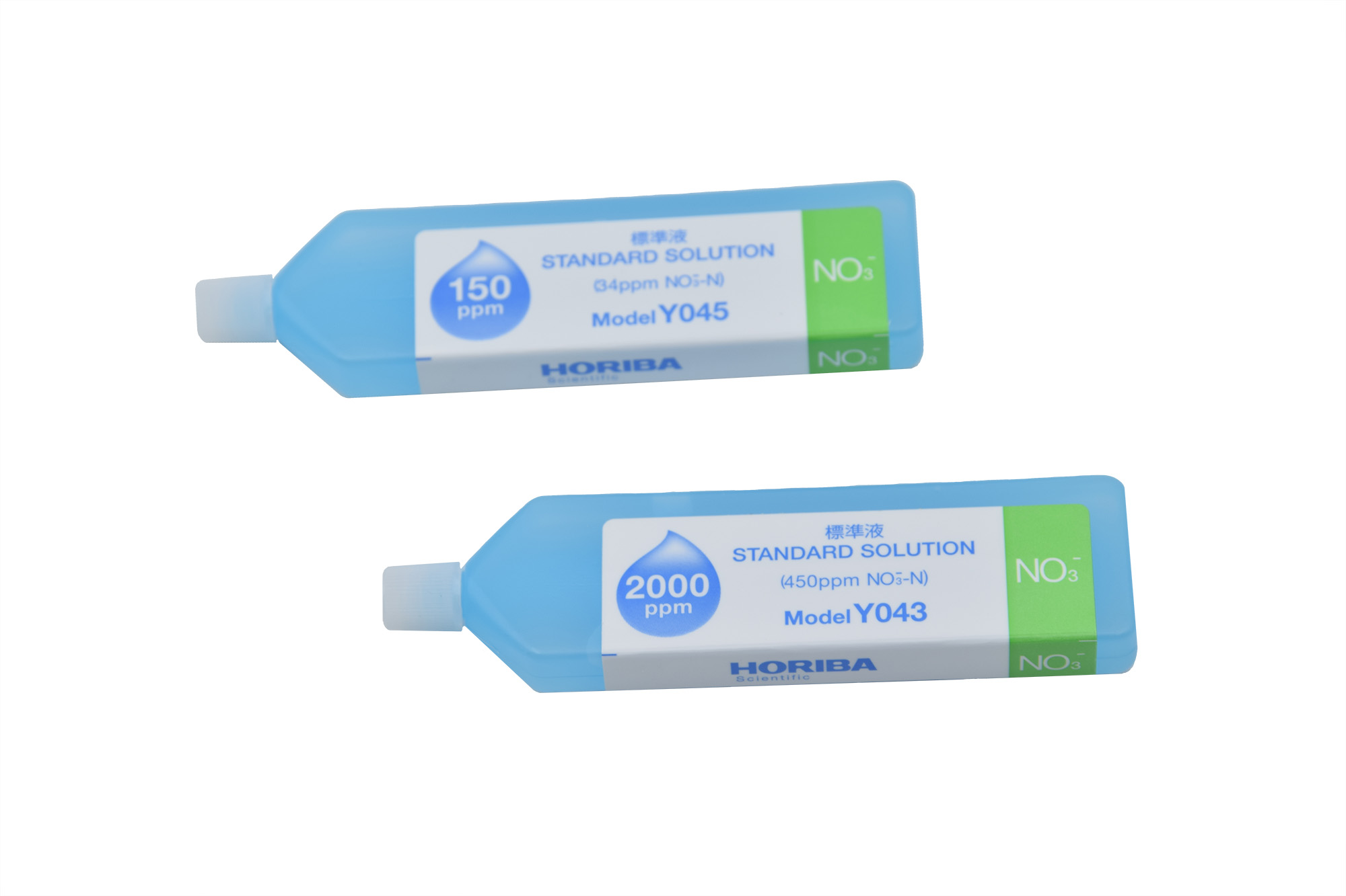 Nahaufnahme Horiba 150ppm (Y045) und Horiba 2000ppm Nitrat Ionen Standard Lösung (Y043) zum Horiba LAQUAtwin Nitrat Ionen (NO3-) Tester