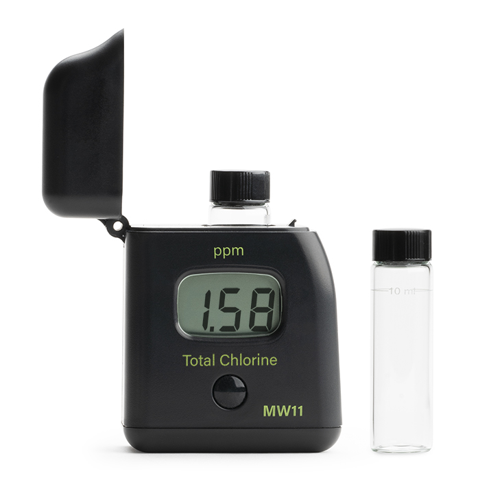 MW11 Digitaler Gesamtchlortester offen, frontale Ansicht